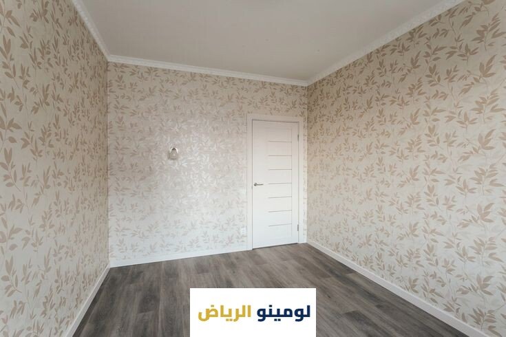 معلم تركيب ورق جدران في الرياض